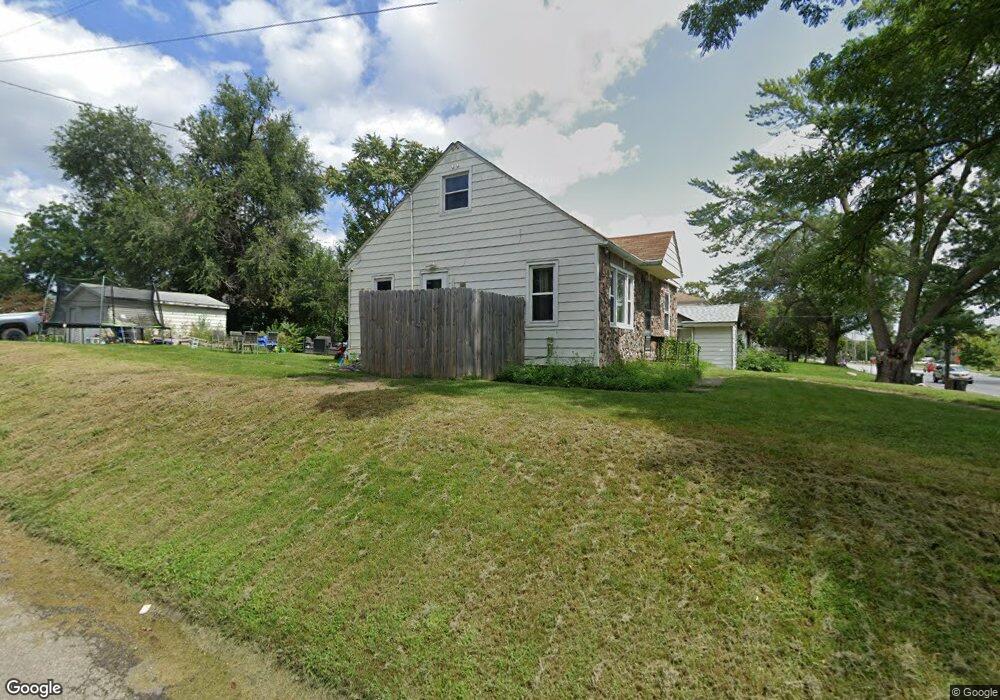 5219 Douglas Ave, Des Moines, IA 50310 - photo 1