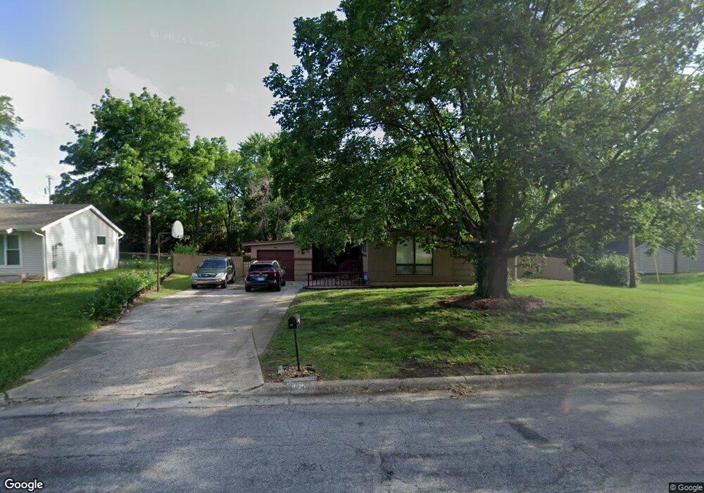 2139 SW Tara Ave, Topeka, KS 66611 - photo 1