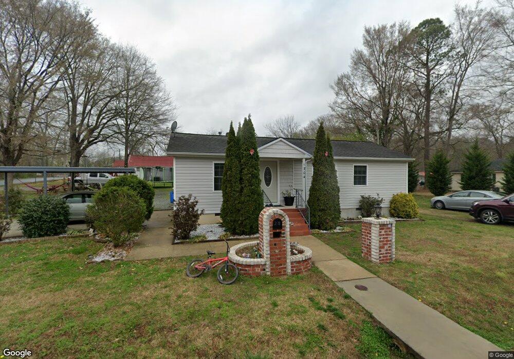 1304 Washington Ave, Siler City, NC 27344 - photo 1