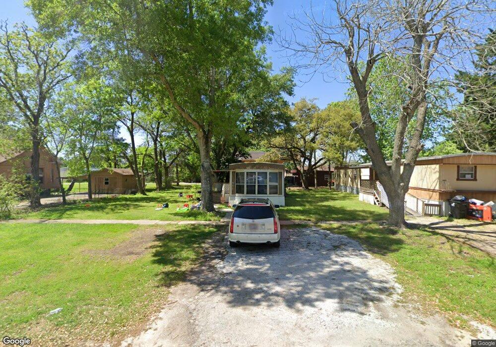 2800 Avenue G, Bay City, TX 77414 - photo 1
