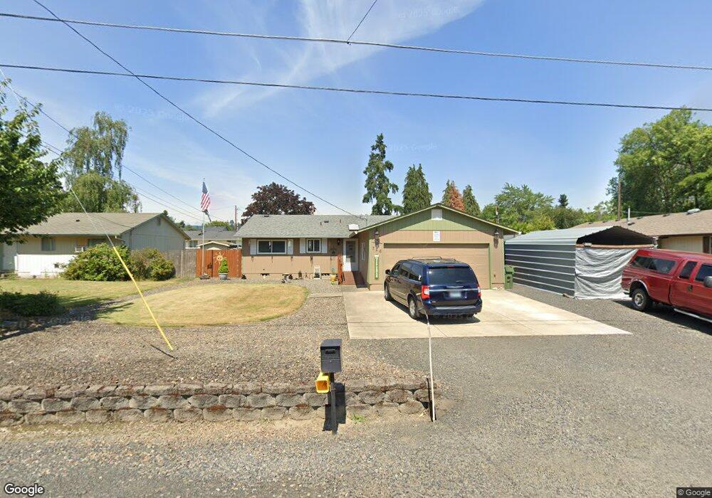 726 SE Cedar St, Dundee, OR 97115 - photo 1