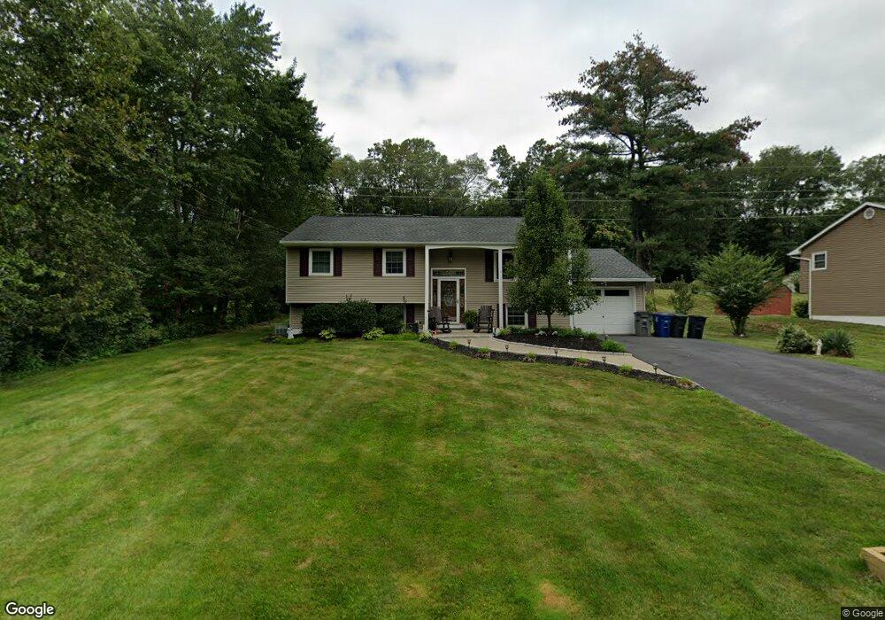 34 Split Tree Dr, Wappingers Falls, NY 12590 - photo 1