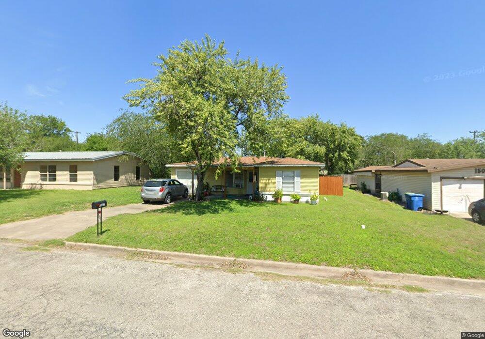 1507 E Rosewood St, Beeville, TX 78102 - photo 1