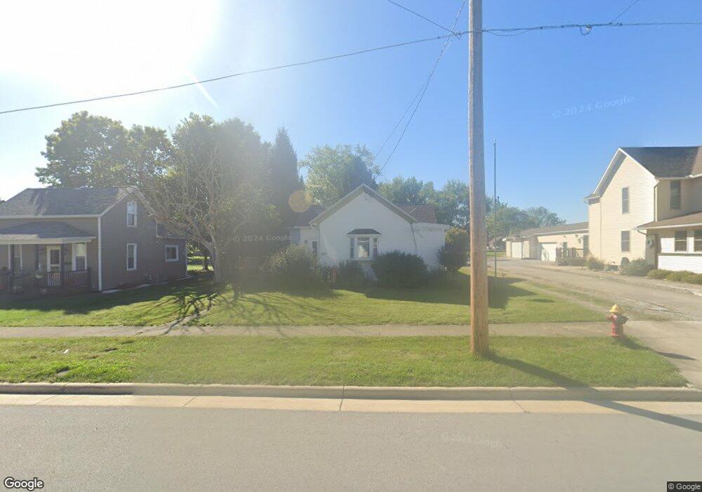507 Murray St, Wapakoneta, OH 45895 - photo 1