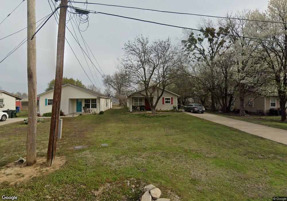 910 W 6th St, Claremore, OK 74017 - photo 1