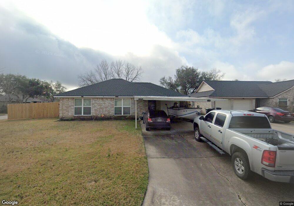 3101 Wood Fox Dr, Alvin, TX 77511 - photo 1