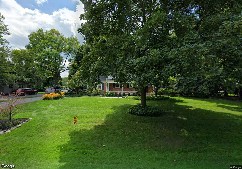 1363 Lake Crescent Dr, Bloomfield Hills, MI 48302 - photo 1