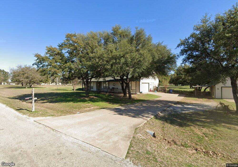 2211 Tree Top Ct, Granbury, TX 76049 - photo 1