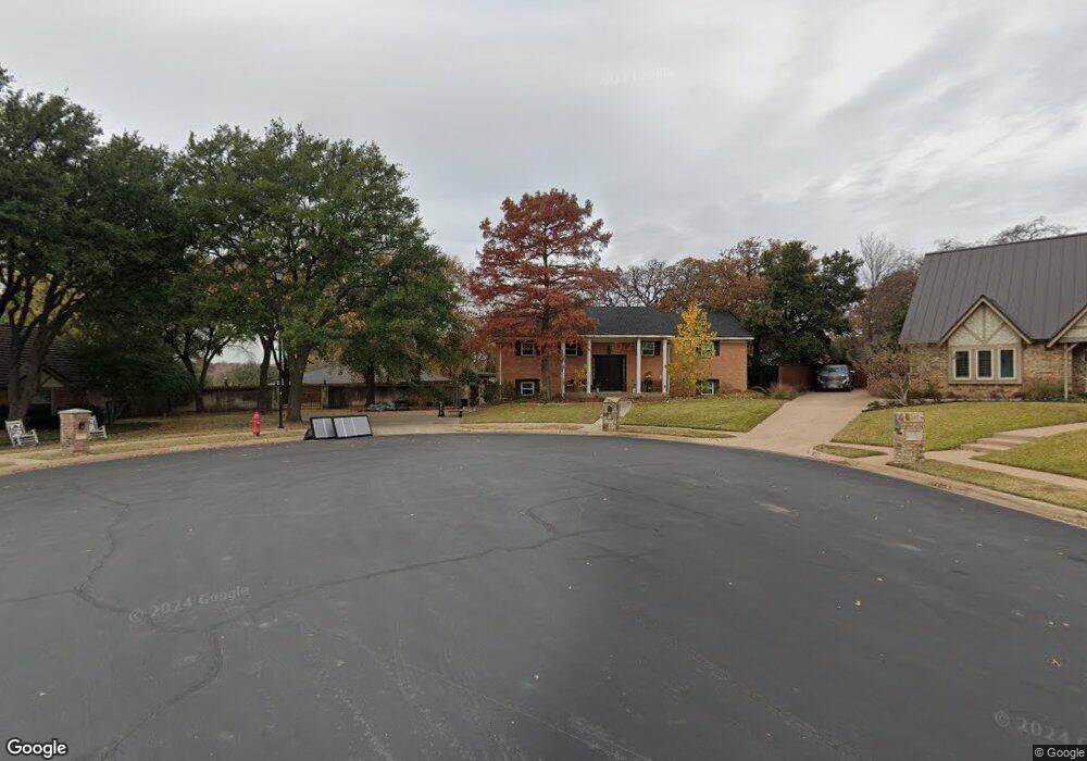 401 Blue Jay Ct, Bedford, TX 76021 - photo 1