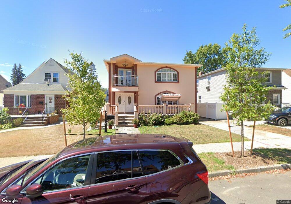 8236 266th St, Glen Oaks, NY 11004 - photo 1