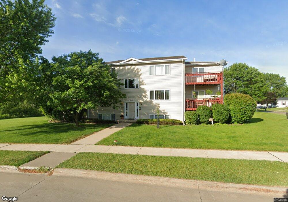 2413 W 54th St unit 5, Davenport, IA 52806 - photo 1