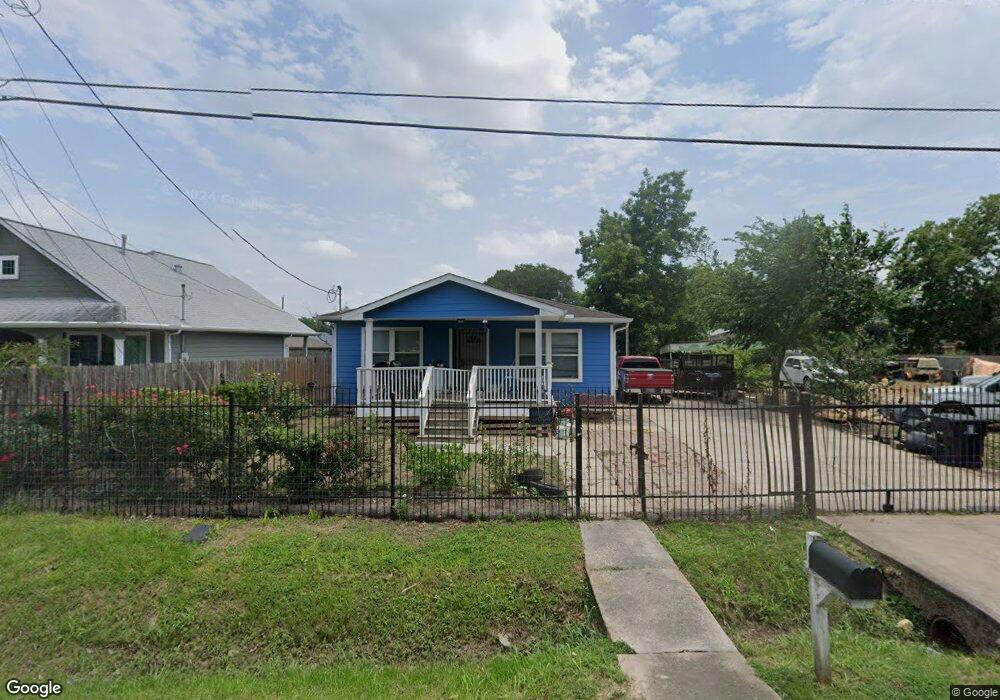 939 South Ln, Houston, TX 77088 - photo 1