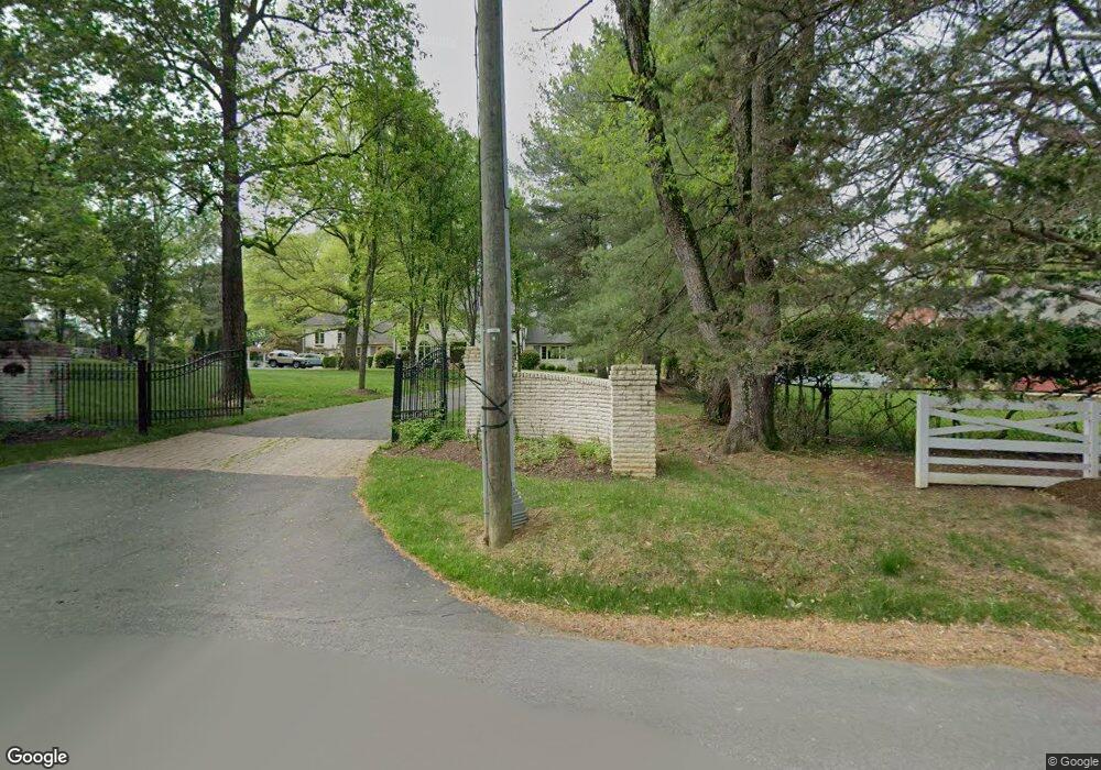 951 Bellview Rd, McLean, VA 22102 - photo 1