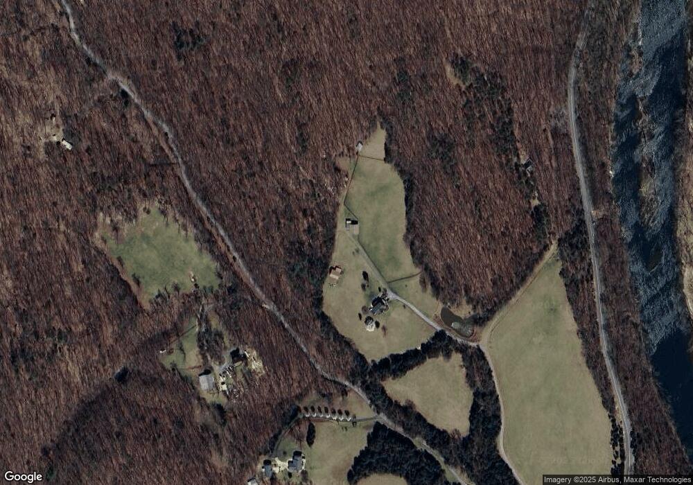 480 Fort McCourt Dr, Luray, VA 22835 - photo 1