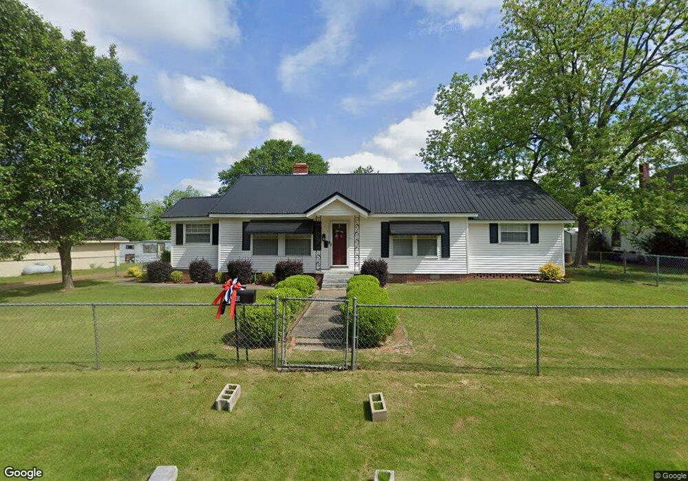 610 E Altamaha St, Fitzgerald, GA 31750 - photo 1