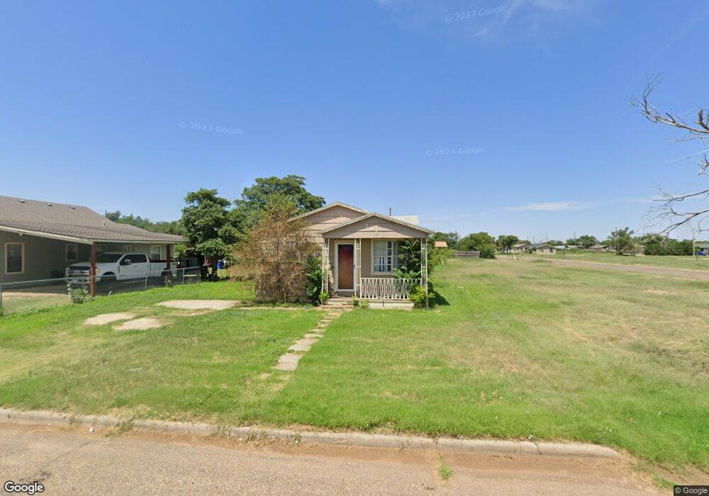 2611 Denver St, Plainview, TX 79072 - photo 1