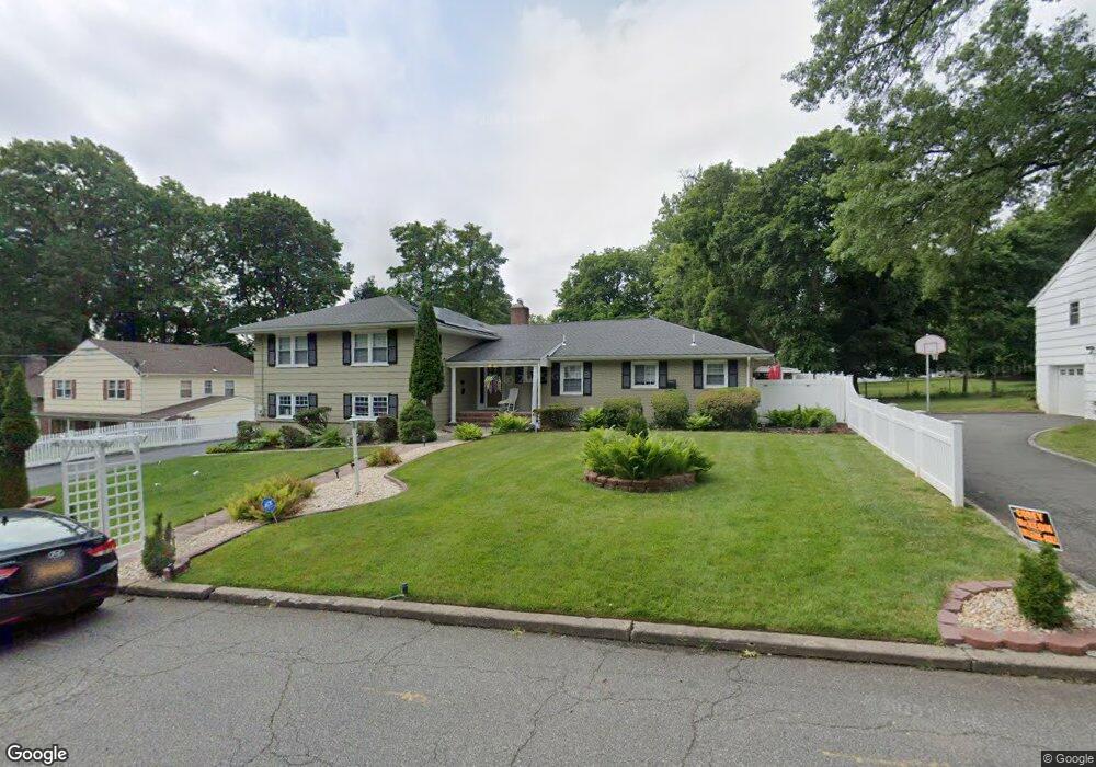 5 Linden Ct, West Orange, NJ 07052 - photo 1