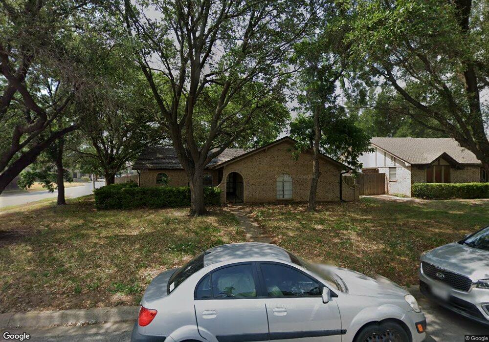 401 Mountainview Dr, Hurst, TX 76054 - photo 1