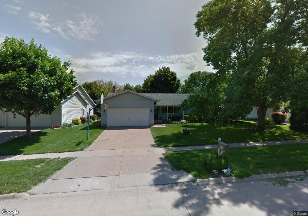 4108 Glen Elm Dr NE, Cedar Rapids, IA 52402 - photo 1