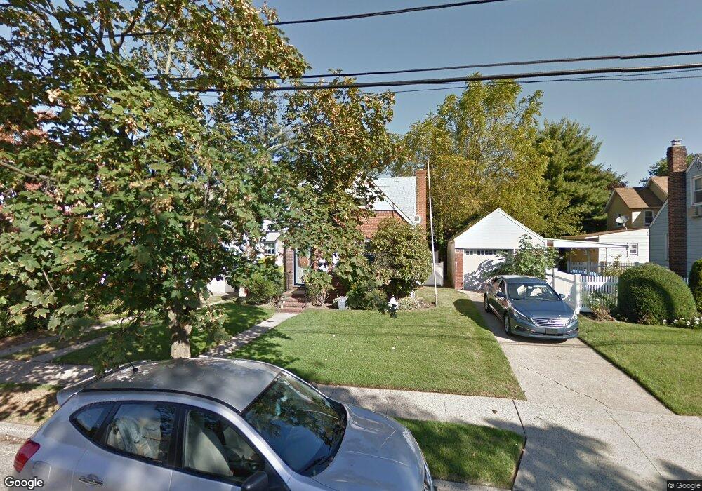 1080 Admont Ave, Franklin Square, NY 11010 - photo 1