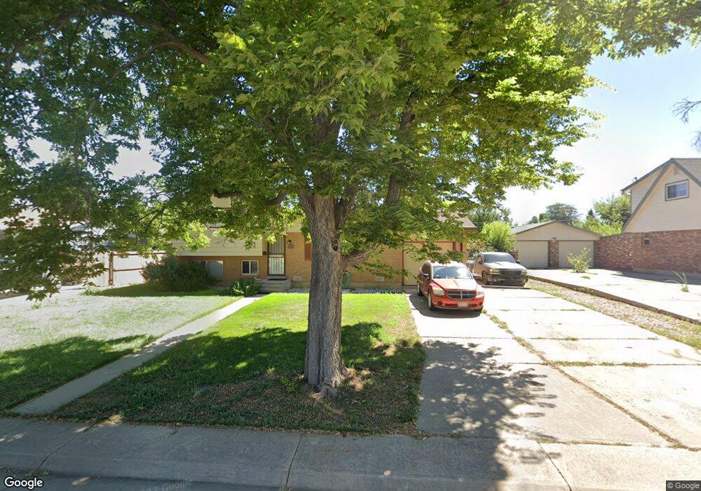 1054 Fairplay St, Aurora, CO 80011 - photo 1