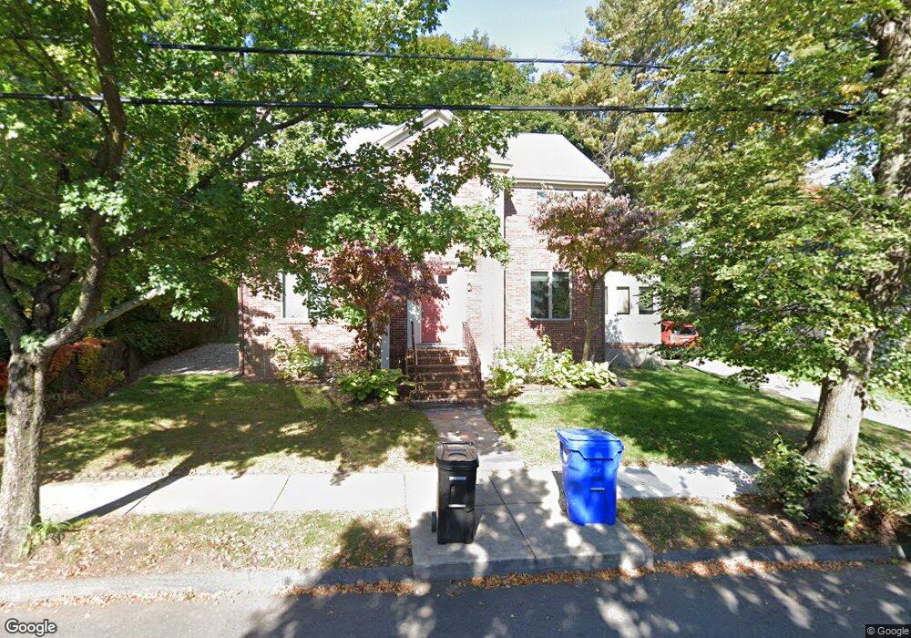 75 Somerset Rd unit 4, Brookline, MA 02445 - photo 1