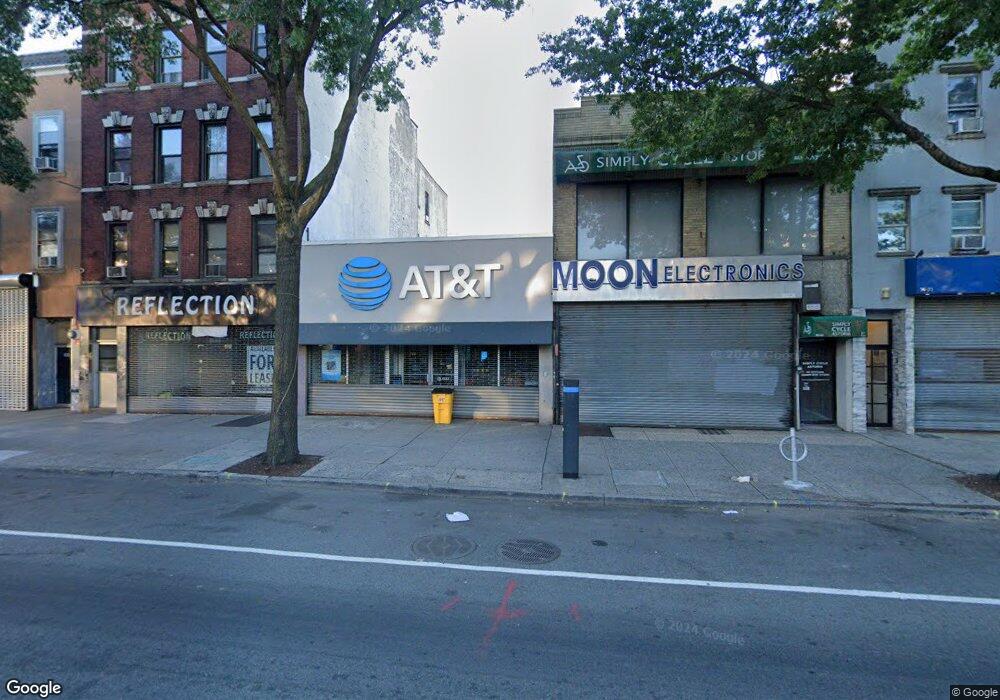 3067 Steinway St, Long Island City, NY 11103 - photo 1