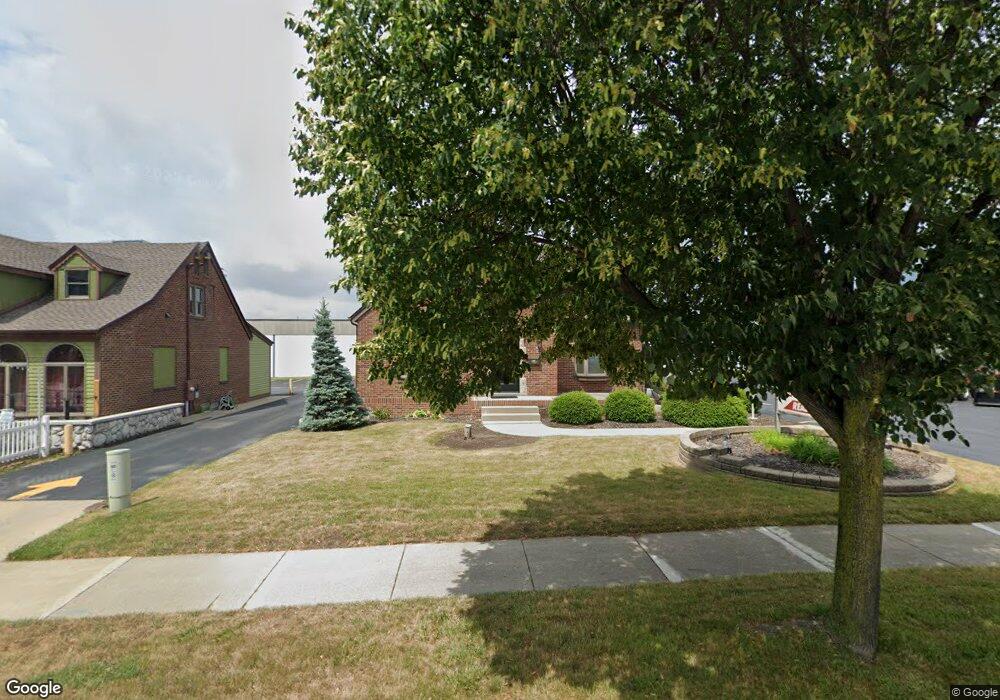 422 N Main St, Frankenmuth, MI 48734 - photo 1