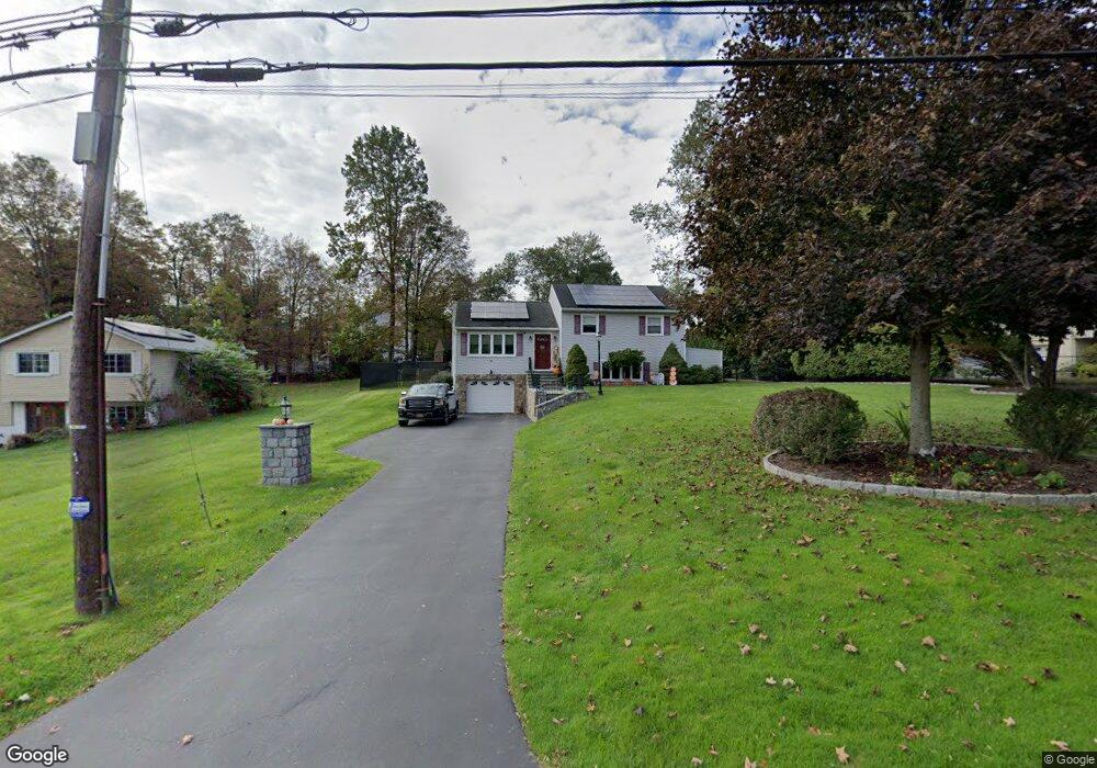 1247 Ivy Rd, Mohegan Lake, NY 10547 - photo 1