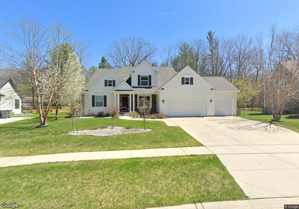 3906 Plumtree Ln, Midland, MI 48642 - photo 1