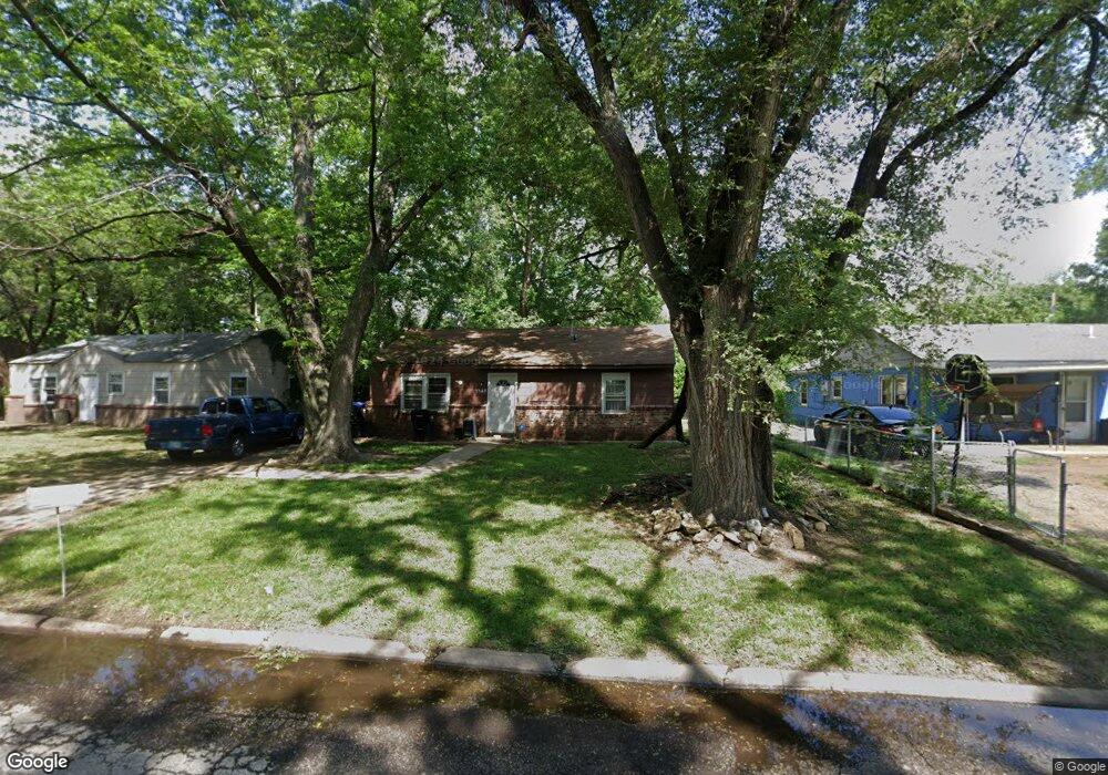 3348 SE Girard St, Topeka, KS 66605 - photo 1