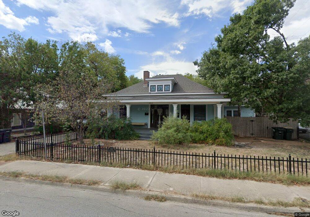 223 N Bishop St, San Marcos, TX 78666 - photo 1