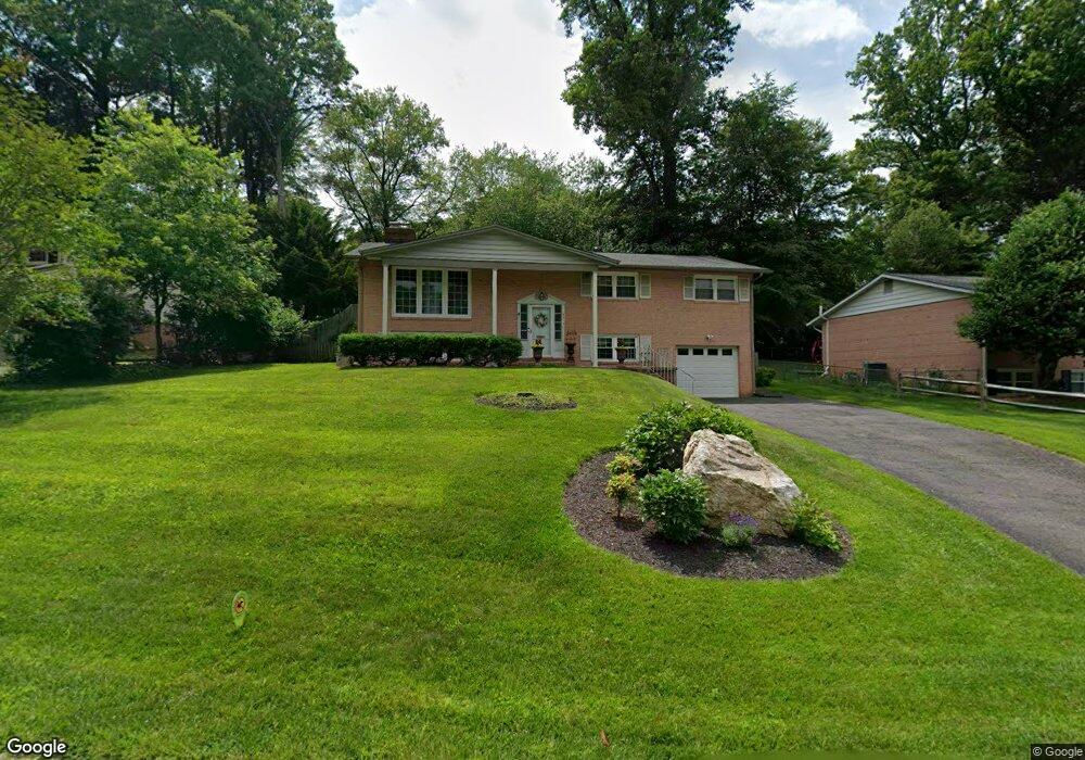 3310 Midland Rd, Fairfax, VA 22031 - photo 1