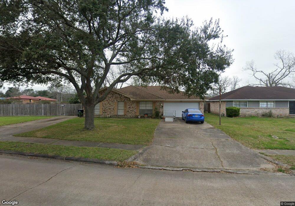 1009 Bayou Dr, Alvin, TX 77511 - photo 1