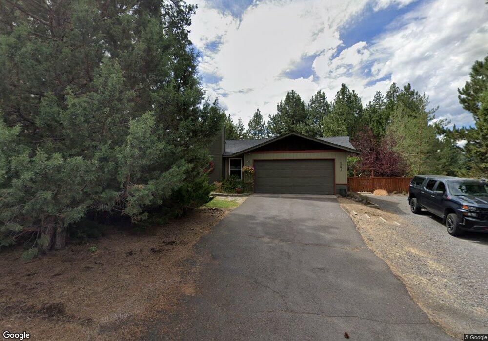 60817 Alta View Cir, Bend, OR 97702 - photo 1