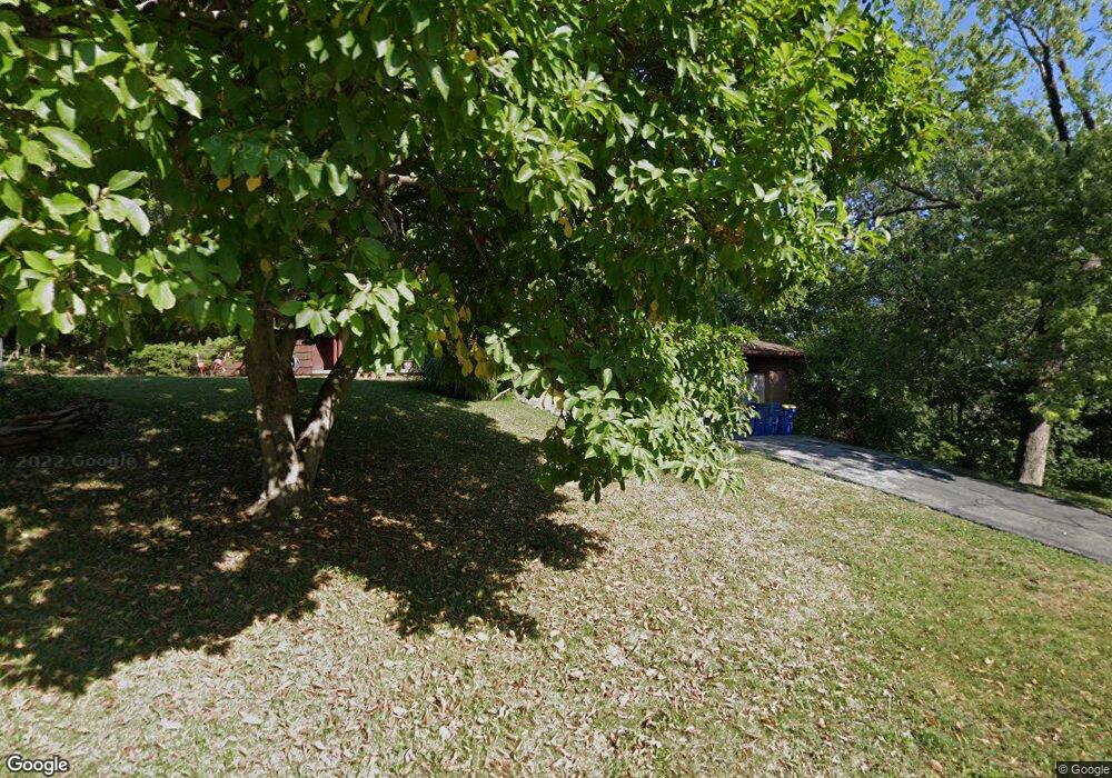 6301 Robinhood Ln, Shawnee, KS 66203 - photo 1