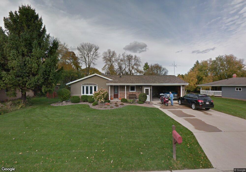 2132 W Roberts Ave, Appleton, WI 54914 - photo 1