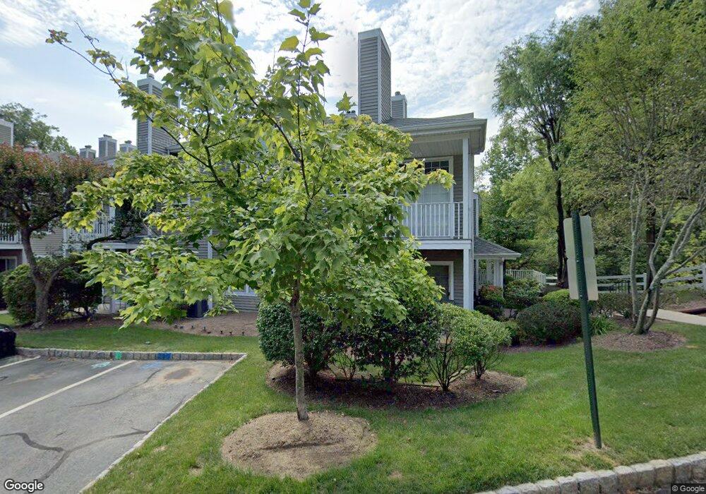 1014 Crown Ct, Mahwah, NJ 07430 - photo 1