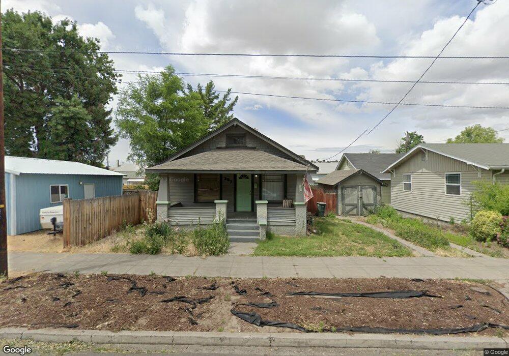 207 SW Hailey Ave, Pendleton, OR 97801 - photo 1