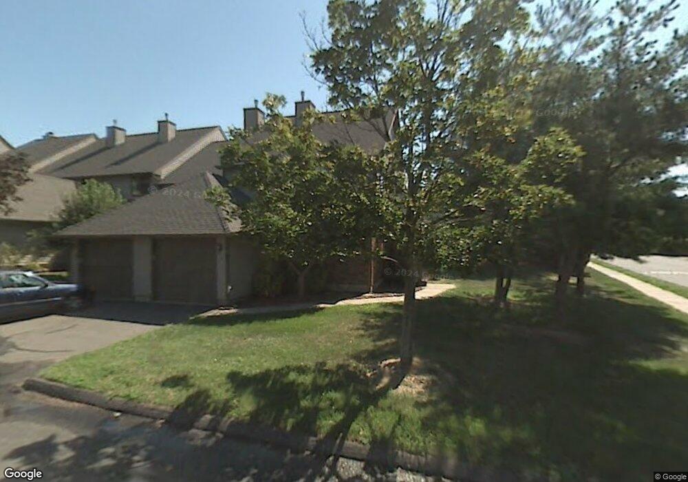 8 Fox Run Ct, Newington, CT 06111 - photo 1