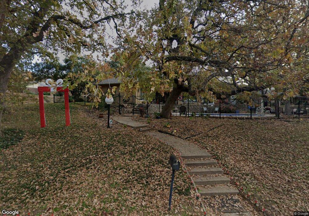 3903 Woodvine Dr, Euless, TX 76040 - photo 1