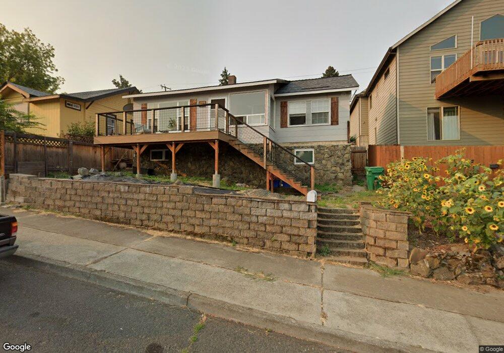 118 W 12th St, the Dalles, OR 97058 - photo 1