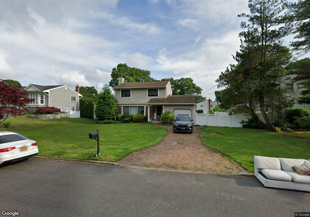 128 Bretton Rd, Hauppauge, NY 11788 - photo 1
