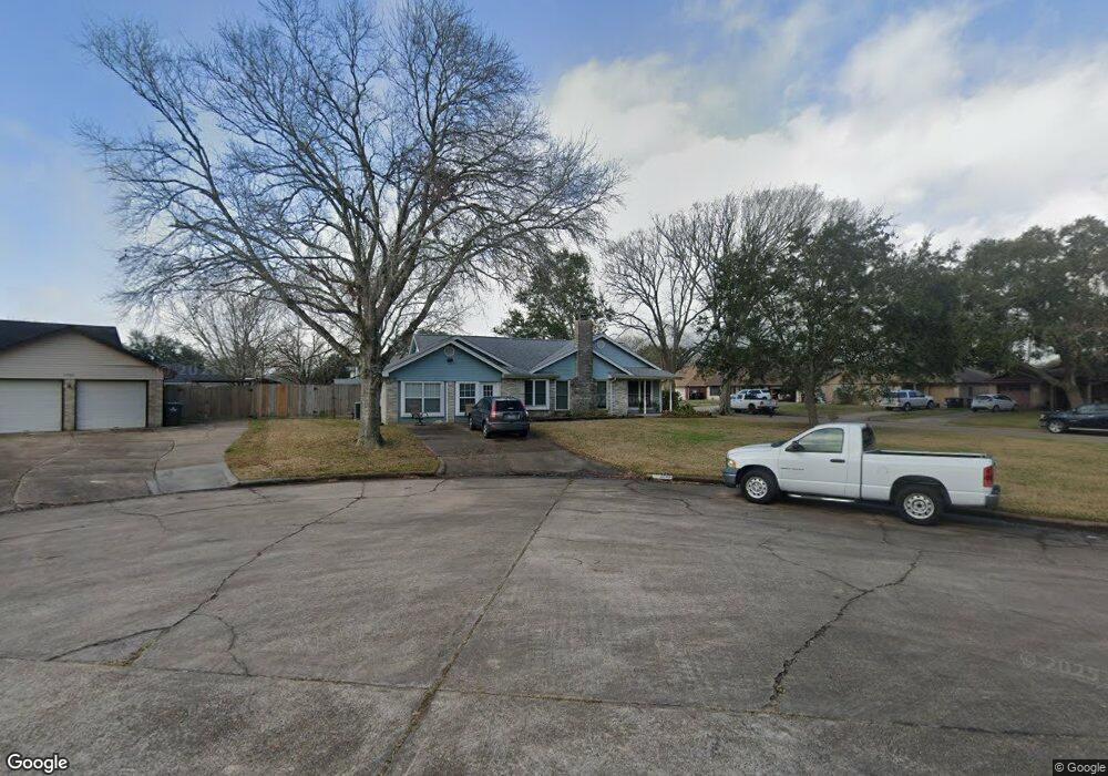 3205 Fox Run Dr, Alvin, TX 77511 - photo 1