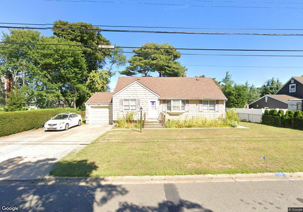 626 11th St, West Babylon, NY 11704 - photo 1