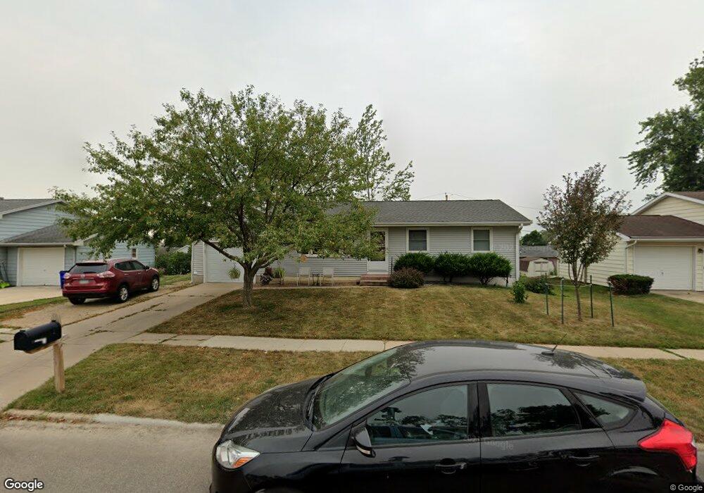 2515 Matthew Dr SW, Cedar Rapids, IA 52404 - photo 1