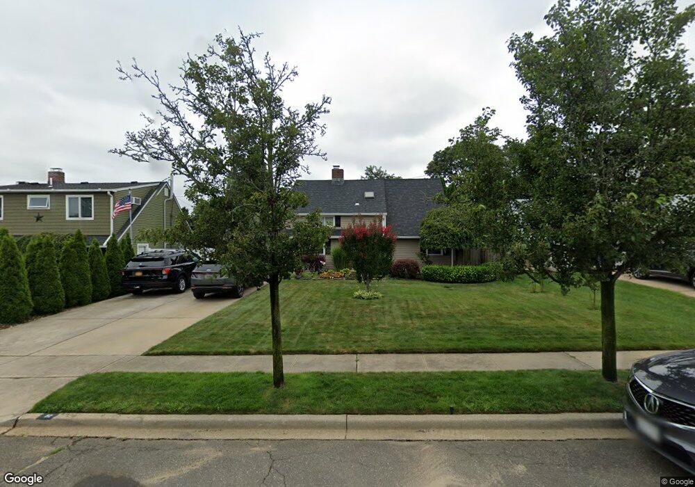 82 Chimney Ln, Levittown, NY 11756 - photo 1