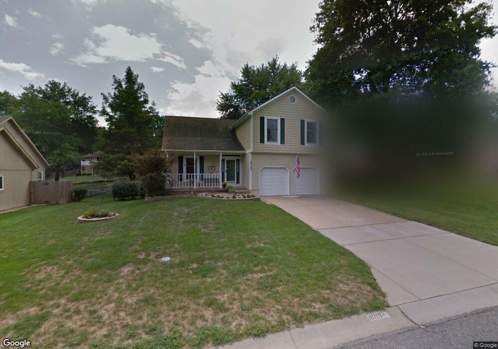 10707 W 50th St, Shawnee, KS 66203 - photo 1