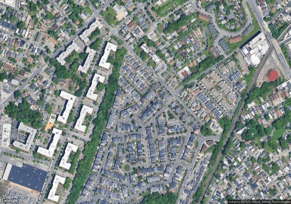 51 Skyline Dr, Staten Island, NY 10304 - photo 1