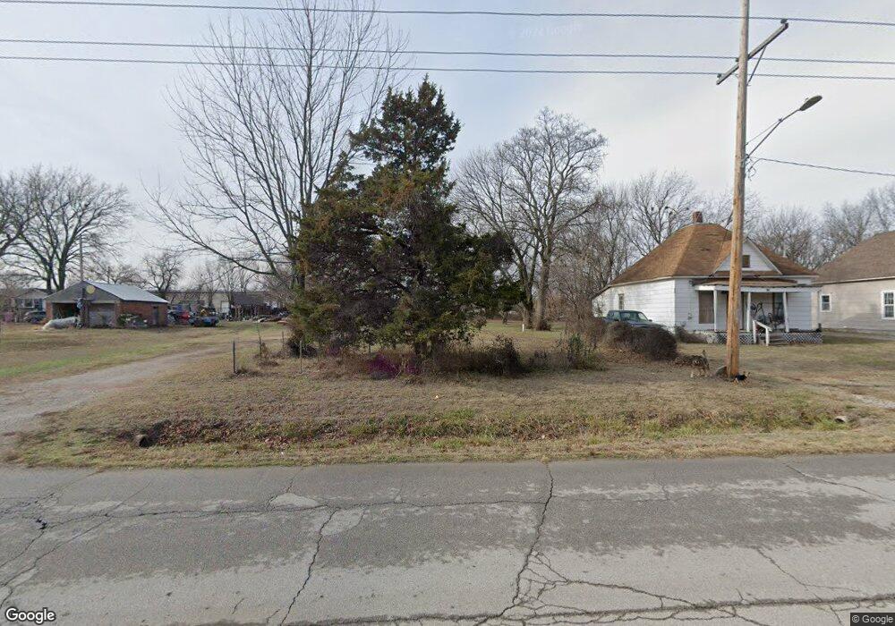 1100 N 21st St, Parsons, KS 67357 - photo 1